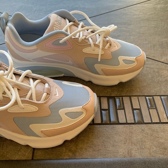 nike air max 200  • BRAND NEW • NEVER WORN - Picture 8 of 16